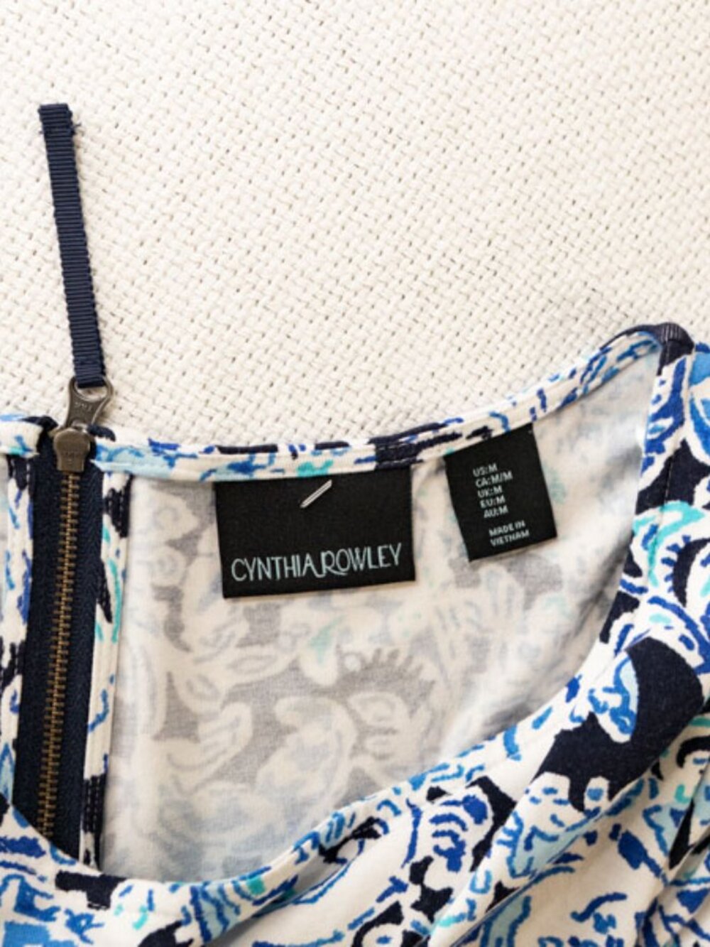 Cynthia Rowley Blue Paisley Print Dress Womens M Shift Back Zip Stretch Career - Picture 2 of 15
